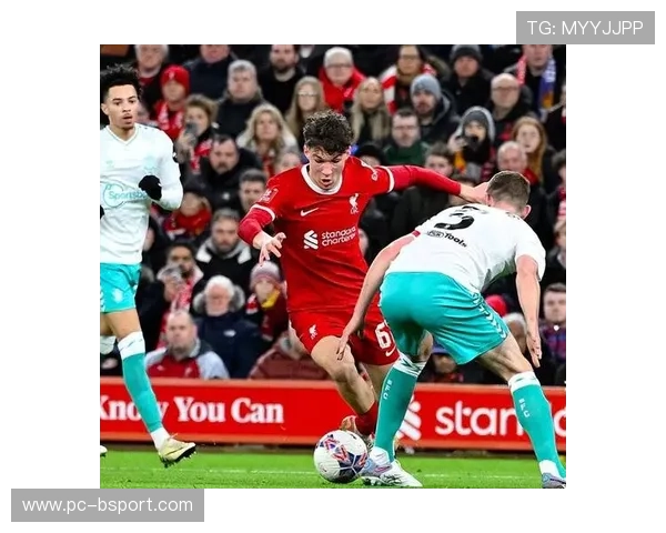 曼联89分钟绝杀无效,VAR判罚再度引发争议 曼联89分钟绝杀无效,VAR判罚再度引发争议