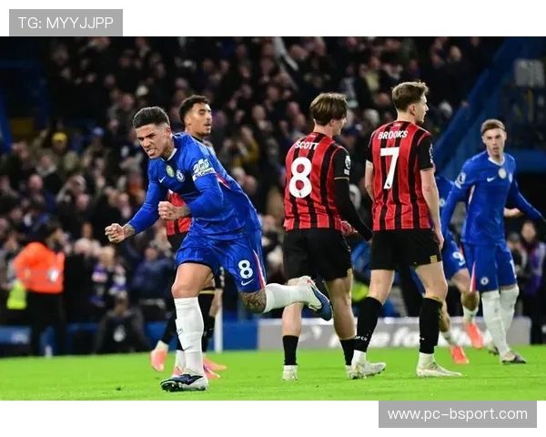 希门尼斯推射破门后振臂怒吼，伯恩茅斯球迷欢呼